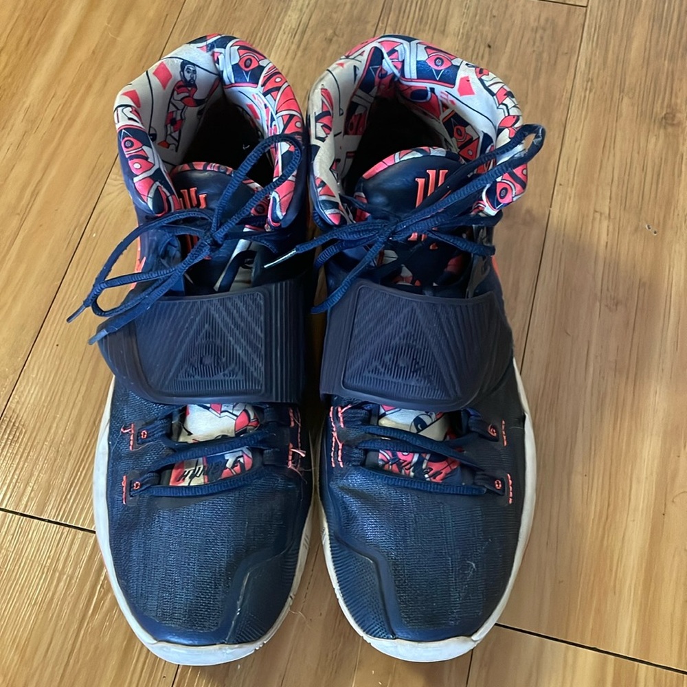 Nike Men's Navy Blue Basketball Shoes with Pink/White Accent